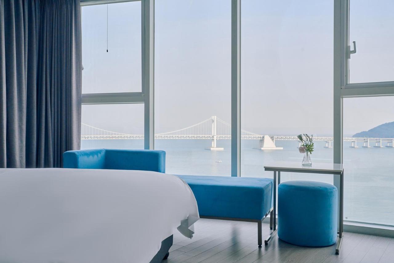 Hotel Aqua Palace Busan Exterior photo