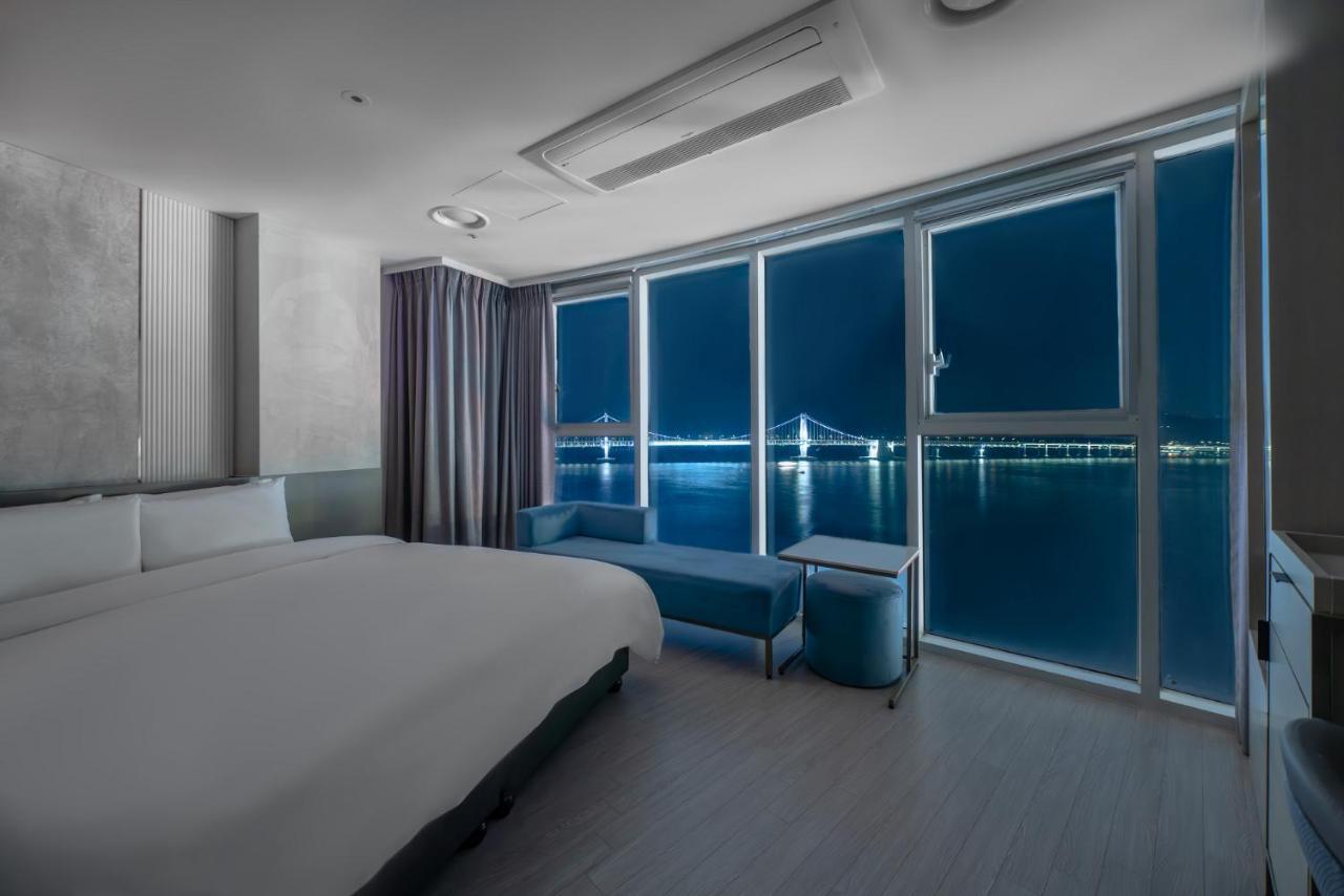 Hotel Aqua Palace Busan Exterior photo