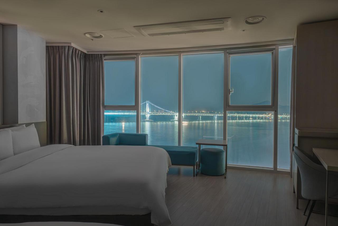Hotel Aqua Palace Busan Exterior photo