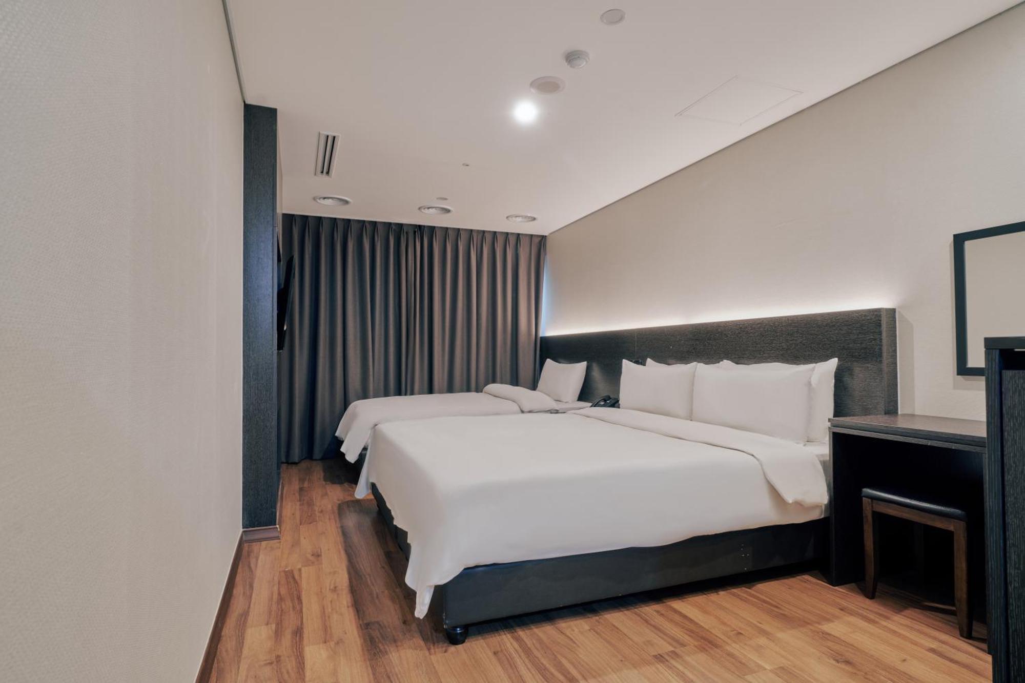 Hotel Aqua Palace Busan Exterior photo